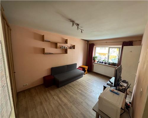 Garsoniera, parter inalt 27 mp - Zona Mircea cel Batran