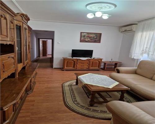 Apartament cu 3 camere, 77 mp, Et.3 + centrala-Zona Gheorghe Lazar