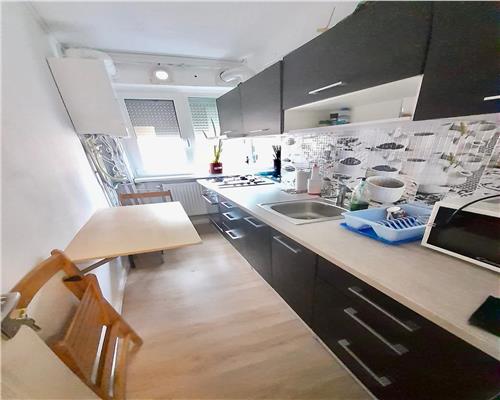Apartament cu 3 camere, 60 mp + centrala - Zona Dacia