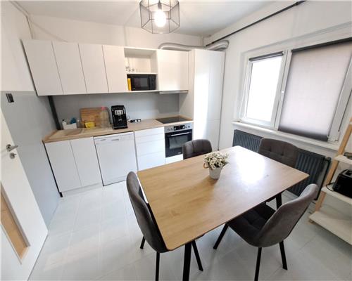 Apartament cu 3 camere, decomandat, et.2, 70 mp - Sopping City