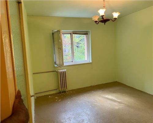 Apartament cu 3 camere, decomandat, et.2, 66 mp - Zona Aradului