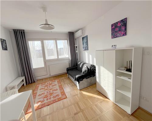 Apartament 3 camere, semidecomandat, et.2, 50 mp+centrala - Zona Girocului