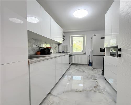 Apartament 3 camere | Decomandat, 72 mp - Zona Dambovita